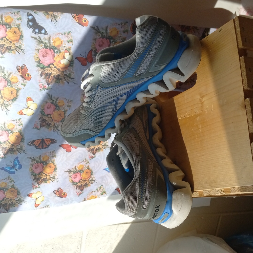 Reebok Sneakers
